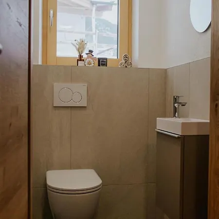 Zellblick Apartment *