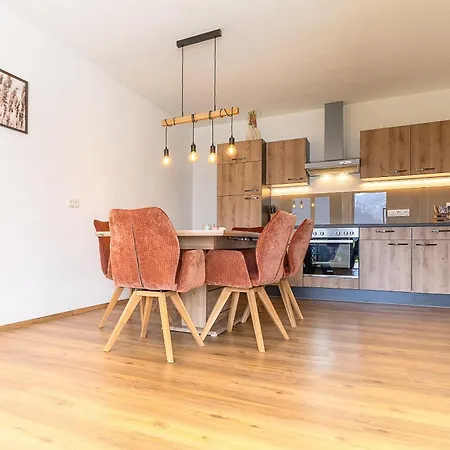 Zellblick Apartment *